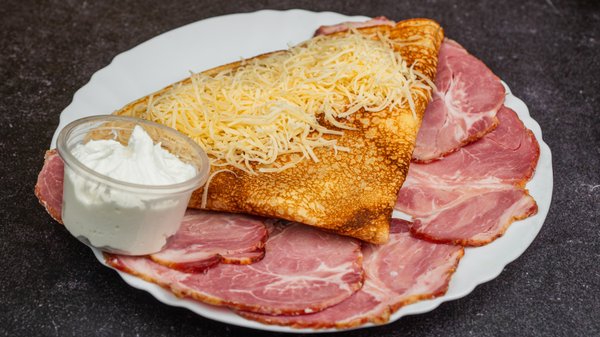 Palačinka dim. vrat, kačkavalj, pavlaka