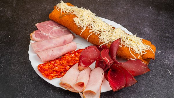 Palačinka kulen, kačkavalj, pavlaka - pohovano