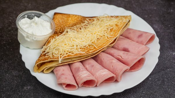 Palačinka šunka, kačkavalj, pavlaka